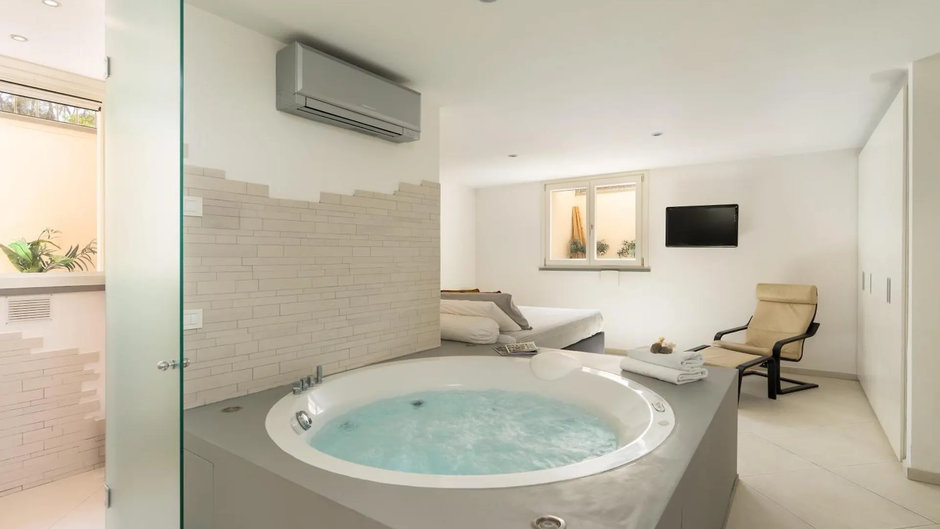 Luxury Green Marignana Villa, Versilia, Pool, Ac, Sauna Camaiore Villa